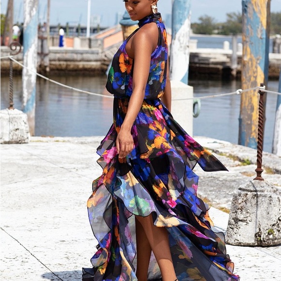 Gorgeous Floral Halter Maxi Dress 14 - Picture 4 of 6